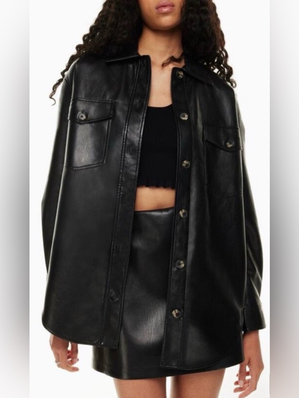 Aritzia Wilfred The Ganna shirt jacket. Oversized black faux leather shacket.